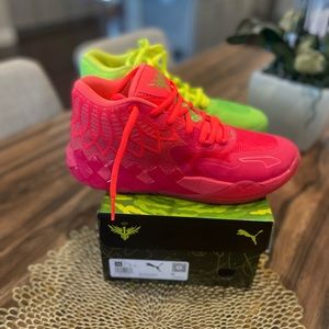 Mens size 9.5 Rick & Mortys